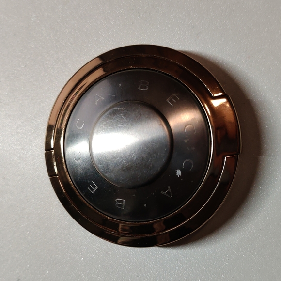 Becca Pearl Flashes Gold Light Chaser Highlight - Picture 2 of 3